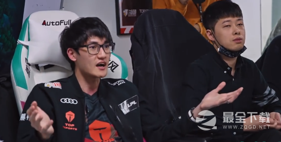 小熊摊手梗的来源是什么